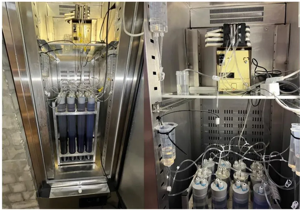 Laboratory chambers and tubing used for sediment-core incubation experiments
